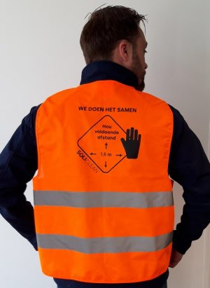 Oranje veiligheidshesje voor 1,5 meter afstand